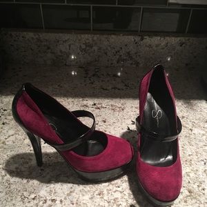 Jessica Simpson pumps